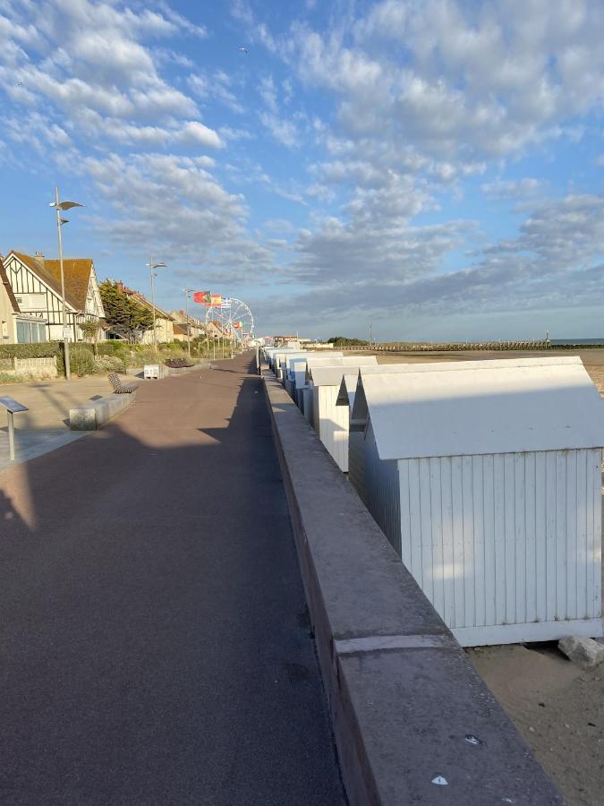 Super Appartement Cosy, Parking Prive Courseulles-sur-Mer Buitenkant foto